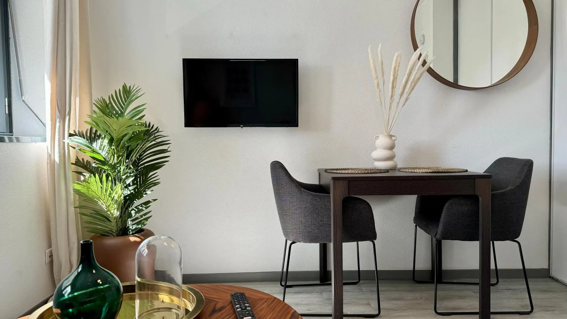 Suite Bahia Lyon 0*,  France